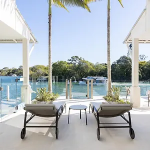  Holiday home Iluka, Luxurious Riverfront Retreat Australia